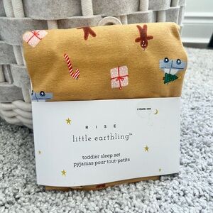 Rise Little Earthling Holiday PJ Set 100% Organic Cotton Pajamas Size 6 Unisex